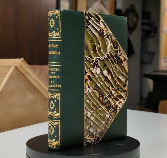 Exemple d&rsquo;une reliure demi-cuir à coins