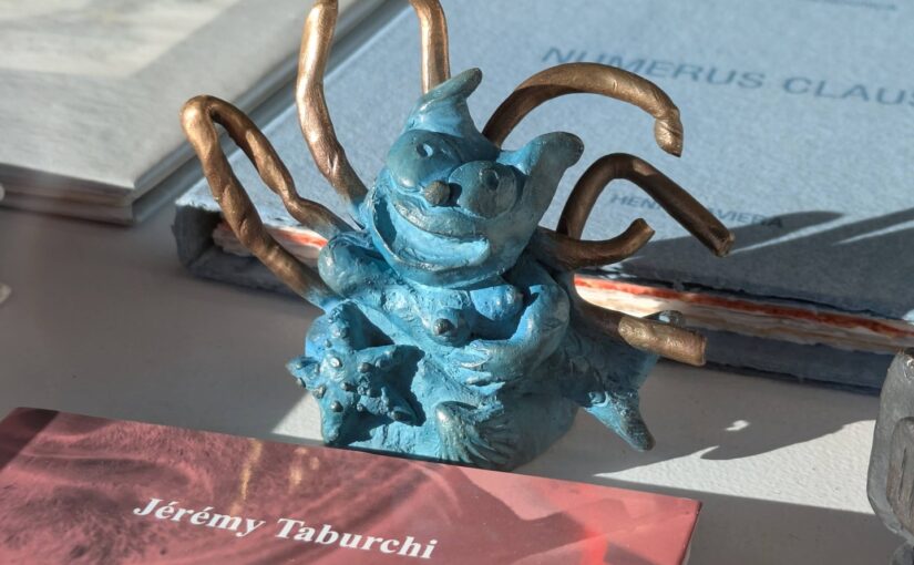 Ma Petite Sirène de Nice, un bronze en vitrine