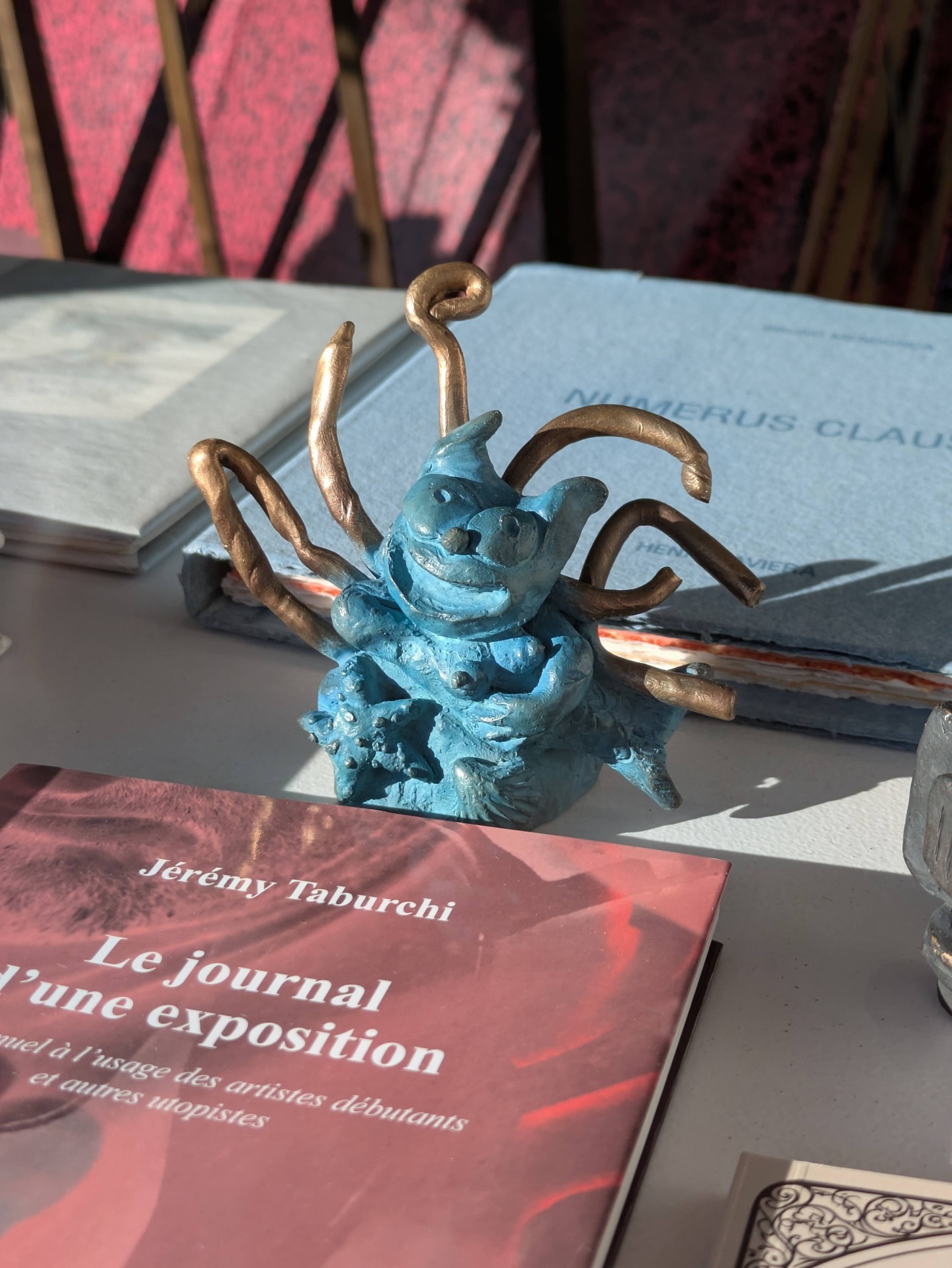 Ma Petite Sirène de Nice, un bronze en vitrine